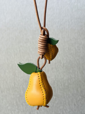 High-quality hand-sewn pear apple leather pendant bag bag ornament bag pendant car hanging handmade DIY kit