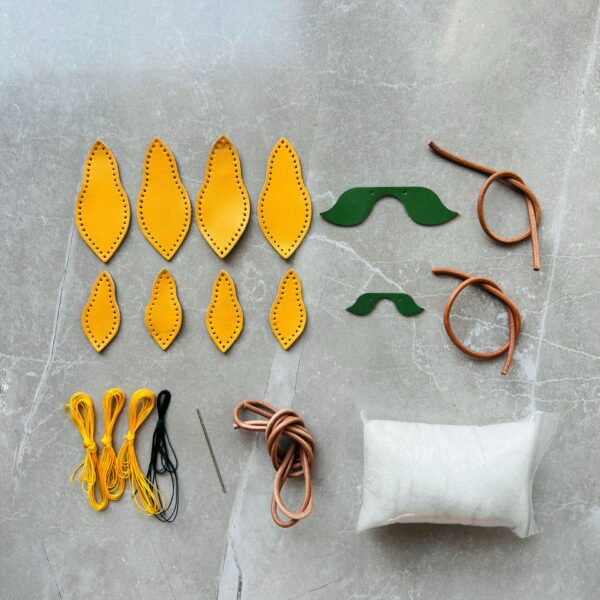 High-quality hand-sewn pear apple leather pendant bag bag ornament bag pendant car hanging handmade DIY kit